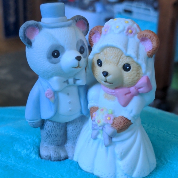 😍 5 For $25 😍 Porcelain bride and groom bears 🐻. Gifted to me in 1983. 👰🤵 - Picture 4 of 4